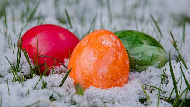 Im Schnee werden die Ostereier heuer nicht liegen. (Bild: dpa/Patrick Pleul)