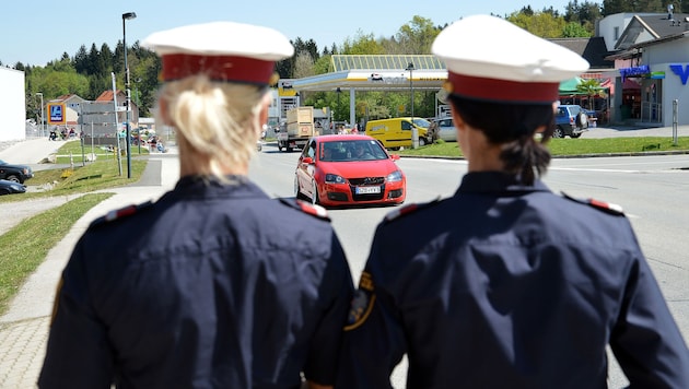 Die Polizei hatte die GTI-Fahrer im Visier. (Bild: Hermann Sobe)