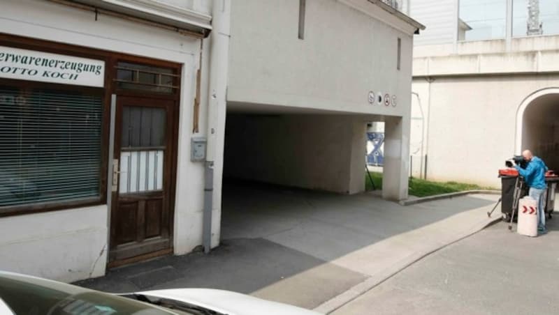 Bei dieser Tiefgarage in der Ernest-Thun-Straße kam es zum Entführungsversuch an der 27-Jährigen. (Bild: MARKUS TSCHEPP)