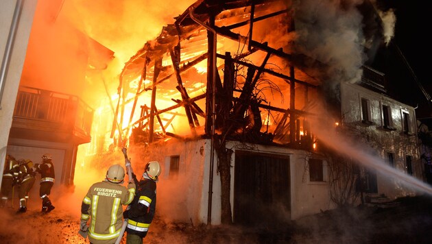 Rund 700 Brände gab es im vergangenen Jahr in Tirol. Drei Menschenleben gab es dabei zu beklagen. (Bild: zeitungsfoto.at/Liebl Daniel)