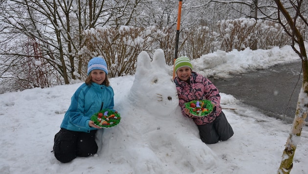 Zu Ostern 2013 konnten die Kinder in Weitersfelden mit dem Schneeosterhasen die Eier suchen. (Bild: unbekannt)