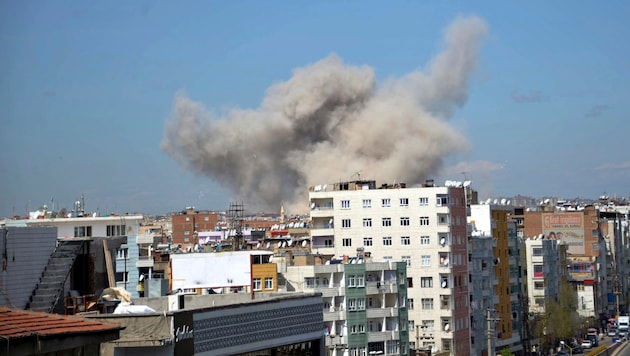 Die Detonation war laut Bewohnern in der ganzen Stadt zu hören. (Bild: AP)