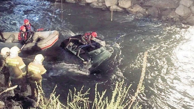 Die Wasserrettungen (Mittersill, Niedernsill) sowie die Feuerwehr Bramberg suchten nach dem Lenker. (Bild: Wasserrettung Salzburg)