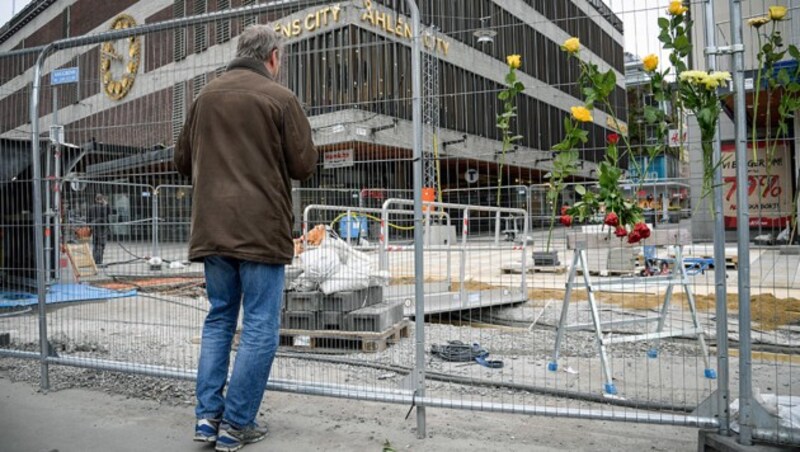 Das zerstörte Kaufhaus Ahlens (Bild: EPA)