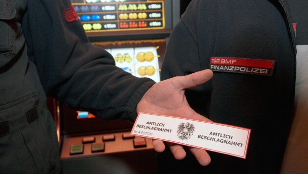Finanzpolizei und Landespolizeikommando stehen im Kampf gegen illegale Glücksspielautomaten. (Bild: photonews.at/Georges Schneider)