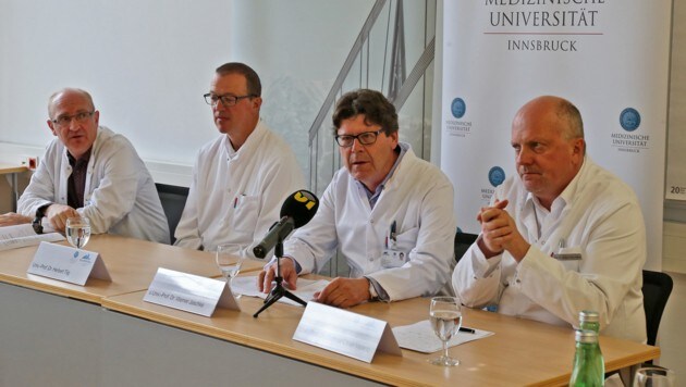 Die Mediziner klärten umfassend auf (von rechts): Öfner-Velano, Jaschke, Tilg sowie Müller. (Bild: Christof Birbaumer/Kronenzeitung)