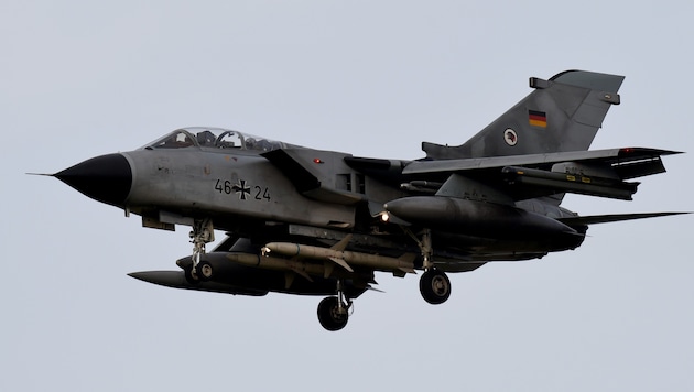 Ein Tornado-Mehrzweckkampfflugzeug der deutschen Luftwaffe (Bild: ASSOCIATED PRESS)