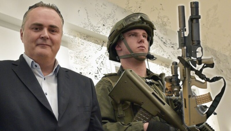 Verteidigungsminister Doskozil ist stolz auf die neue Ausrüstung für seine Soldaten. (Bild: APA/HANS PUNZ, Bundesheer)