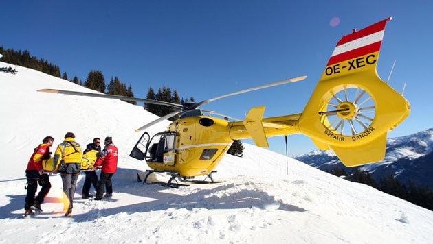 Eine 67-Jährige wurde am Sonntag bei einem Zusammenstoß auf einer Skipiste in Tirol schwer verletzt (Symbolbild). (Bild: APA/Georg Hochmuth (Symbolbild))