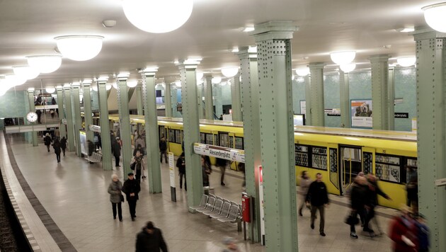 Berliner U-Bahn (Symbolbild) (Bild: APA/dpa/Kay Nietfeld)