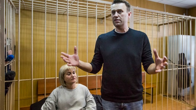 Alexej Nawalny vor Gericht (Bild: AP)