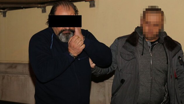 Neffen-Banden-Boss â01EHossâ01C (li.) wurde nun in Haft genommen (Bild: Polizei)