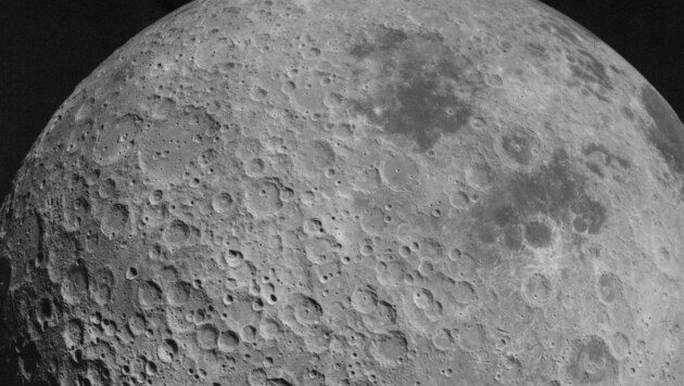 Die von unzähligen Kratern übersäte Oberfläche des Mondes (Bild: Lunar and Planetary Institute (Public Domain))