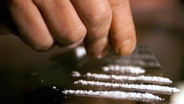 Acht Männer werden beschuldigt, Drogen konsumiert zu haben. (Bild: APA/GUENTER R. ARTINGER (Symbolbild))
