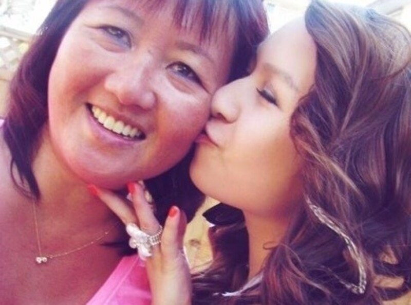 Mutter Carol mit Tochter Amanda Todd (Bild: amandatoddlegacy.org)