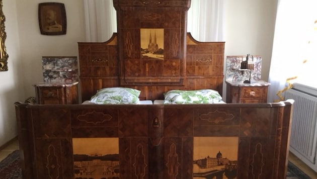 In diesem Bett schliefen einst Österreichs Kaiser Karl I. und Kaiserin Zita - jetzt wird es verkauft (Bild: Füsselberger)