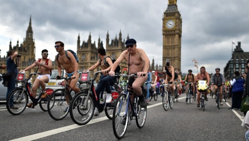 Der "Naked Bike Ride" 2016 in London (Bild: AFP)