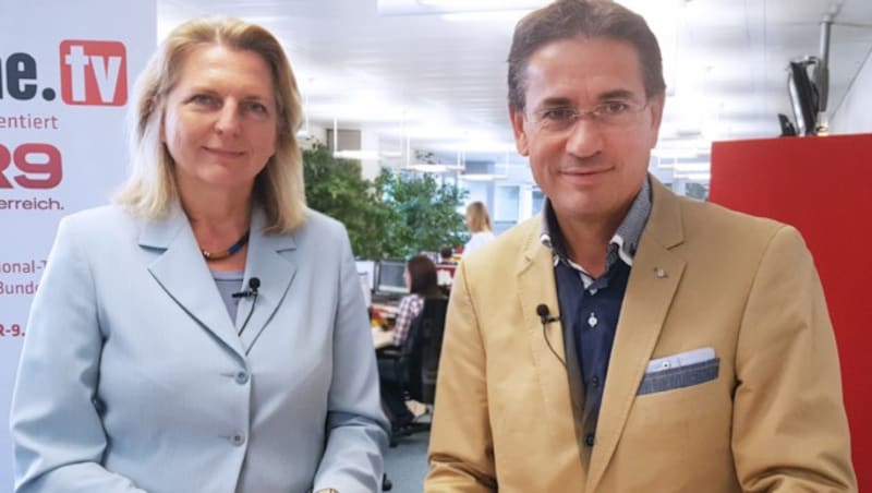 Karin Kneissl bei ihrem "Krone"-Besuch im August 2016 (Bild: krone.tv)