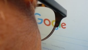 Das Experiment, auf die kostenlosen Buchungslinks zu verzichten, habe die Anfragen zu Hotel-Suchen insgesamt verringert, so Google. (Bild: AFP)