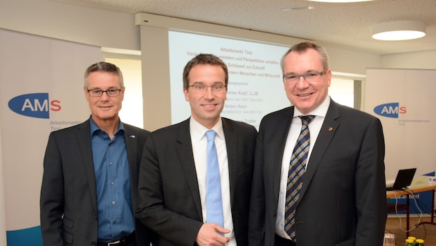 Tiroler AMS-Chef Anton Kern, Vorstand Johannes Kopf, LR Johannes Tratter (von links) (Bild: FISCHER ANDREAS)