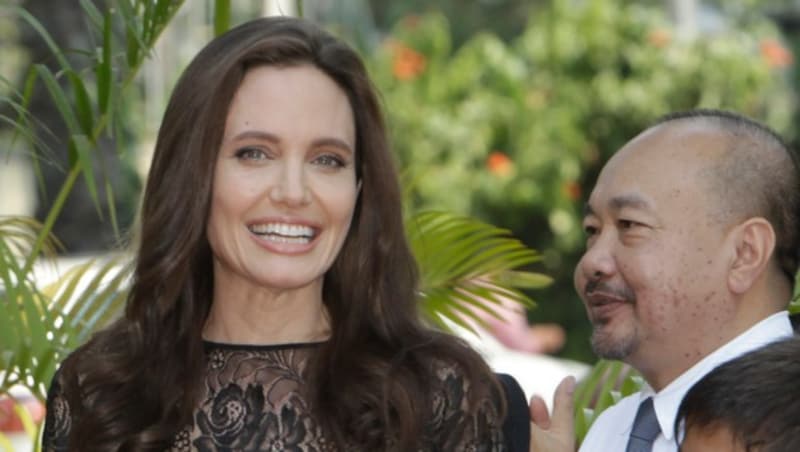 Angelina Jolie mit dem kambodschanischen Filmemacher Rithy Panh (Bild: ASSOCIATED PRESS)