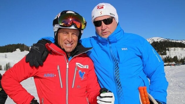 Karl-Heinz Prentner mit Hans Enn beim â01EKroneâ01C-Skitag auf der Postalm. Im März entscheidet sich viel. (Bild: Marion Hörmandinger)
