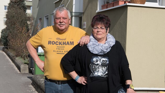 Das Ehepaar Molnhuber aus Linz blieb auf dem Schaden sitzen. (Bild: FOTOKERSCHI.AT/KERSCHBAUMMAYR)