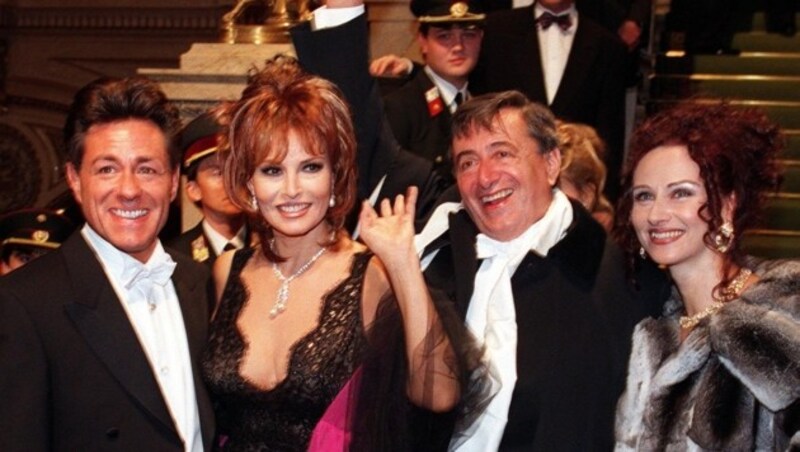 Richard Palmer, Raquel Welch, Richard Lugner und Christina Lugner 1999 (Bild: APA)