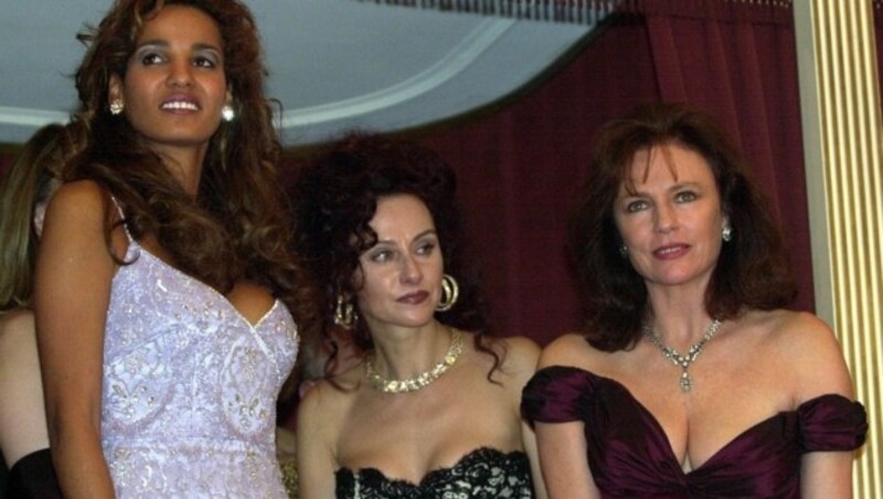 Nadja Abdel Farrag, Christine Lugner und Jacqueline Bisset 2000 (Bild: APA)