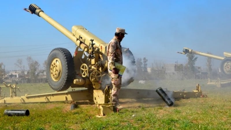 Um das irakische Mossul tobt derzeit ein erbitterter Kampf. (Bild: EPA)