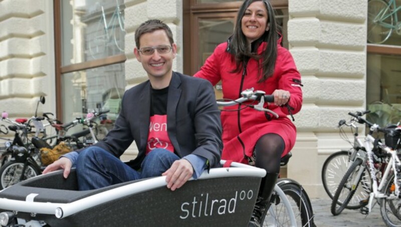 Fahrradbeauftragter Martin Blum mit Wiens Vizebürgermeisterin Maria Vassilakou (Bild: Klemens Groh)