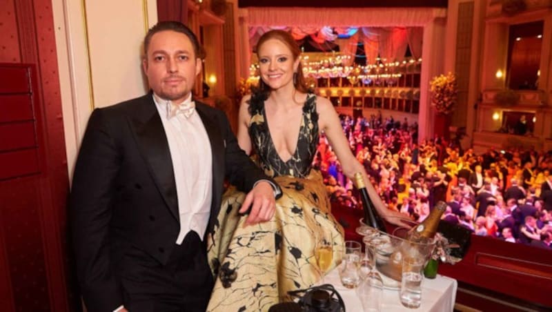 Barbara Meier und Klemens Hallmann beim Opernball 2016 in der Wiener Staatsoper (Bild: Starpix/ Alexander TUMA)