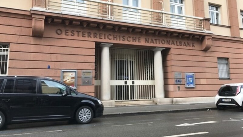 In der Zweigstelle der Österreichischen Nationalbank in Tirol war das Opfer als Banker beschäftigt. (Bild: zeitungsfoto.at/Daniel Liebl)