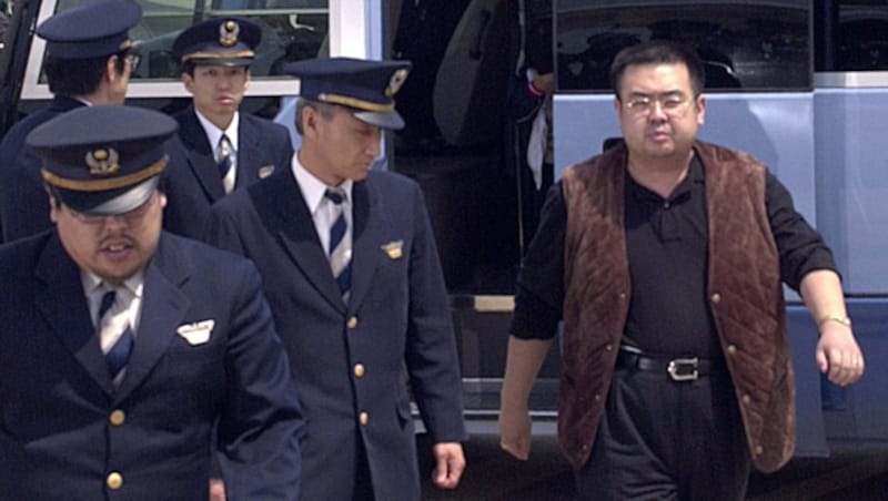 Kim Jong Uns Halbbruder im Jahr 2001 am Flughafen in Tokio (Bild: AP)