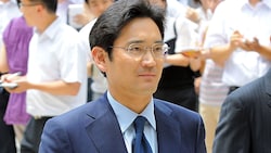 Samsung-Erbe Lee Jay Yong war in eine Korruptionsaffäre um die frühere Staatspräsidentin Park Geun Hye verwickelt. (Bild: AFP)