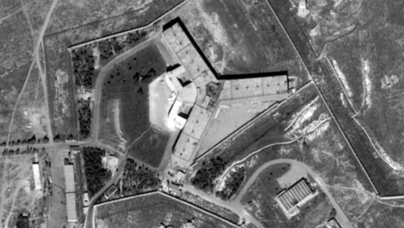 Satellitenaufnahme des berüchtigten Militärgefängnisses Saidnaya bei Damaskus (Bild: Amnesty International)