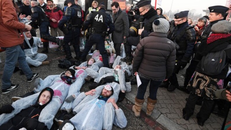 CETA-Gegner hatten Mittwochfrüh das EU-Parlament blockiert. (Bild: AFP)