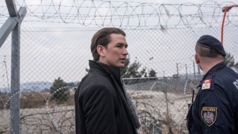 Sebastian Kurz an der mazedonisch-griechischen Grenze (Bild: AFP)