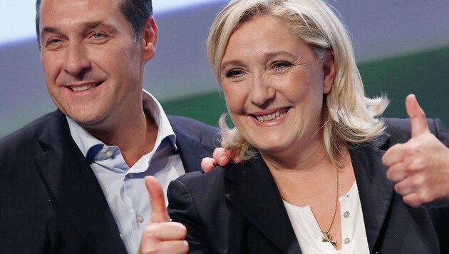 Heinz-Christian Strache und Marine Le Pen (Bild: AP/Antonio Calanni)