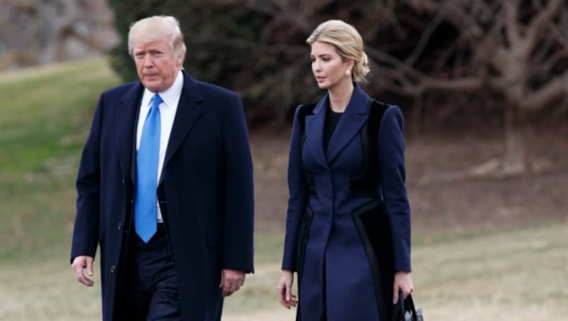 US-Präsident Donald Trump und Tochter Ivanka (Bild: Copyright 2017 The Associated Press. All rights reserved.)