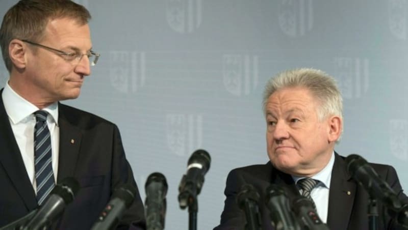 Pühringer und Stelzer bei der gemeinsamen Pressekonferenz (Bild: APA/WERNER KERSCHBAUMMAYR)