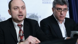 Kara-Mursa (links) und Boris Nemzow während einer Pressekonferenz in Washington im Jahr 2014 (Bild: AFP/GETTY IMAGES NORTH AMERICA)