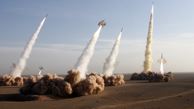 Raketentests im Iran (Bild: AFP)