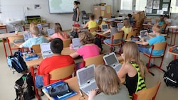 Ab Herbst soll „Digitale Grundbildung und Informatik“ als eigenes Unterrichtsfach studiert werden können. (Bild: dpa-Zentralbild/Marc Tirl)
