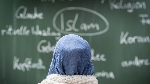 Das Kopftuchverbot in Schulen liefert viel Diskussionsstoff. (Bild: picturedesk.com)