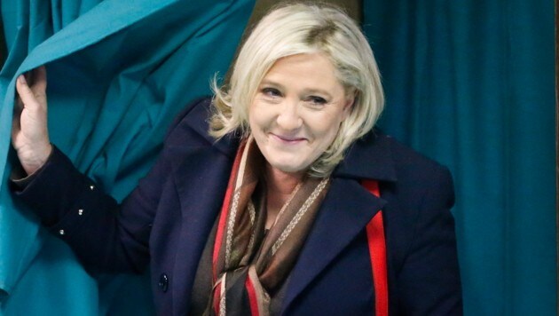 Front-National-Chefin Marine Le Pen (Bild: APA/EPA/OLIVIER HOSLET)