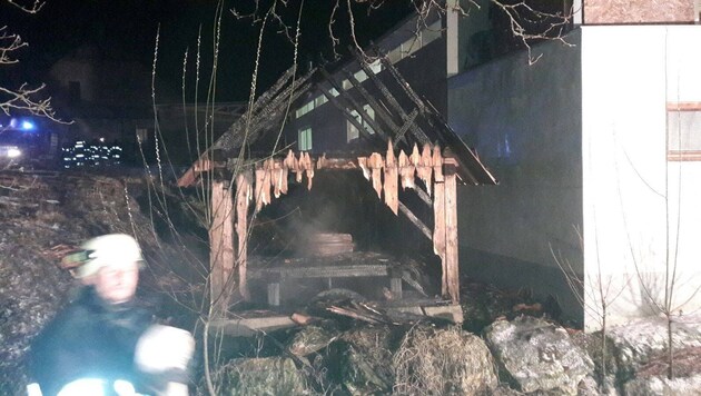 Die stillgelegte Mühle brannte komplett ab (Bild: Facebook FF Maria Rojach)