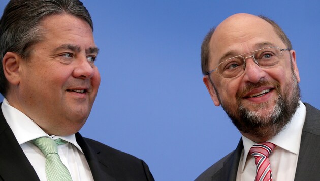 Sigmar Gabriel (links) und Martin Schulz (Bild: Associated Press)