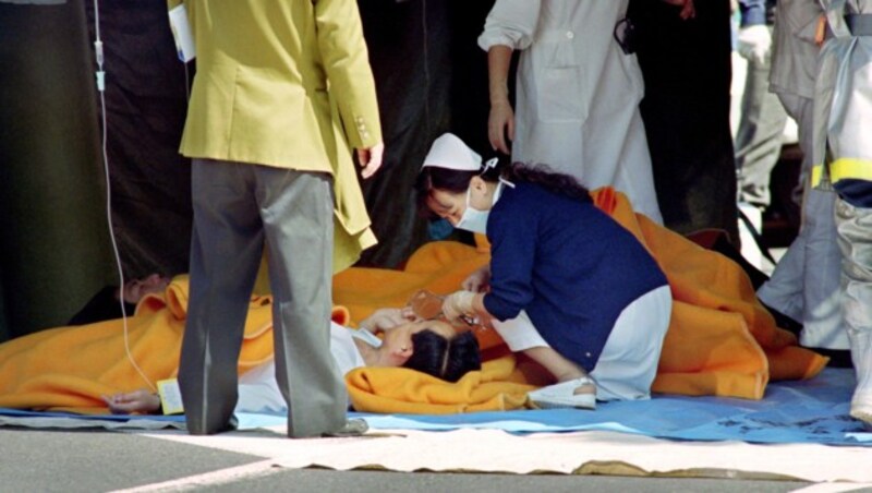 Opfer des Giftgas-Anschlags auf die U-Bahn in Tokio am 20. März 1995 (Bild: AFP)