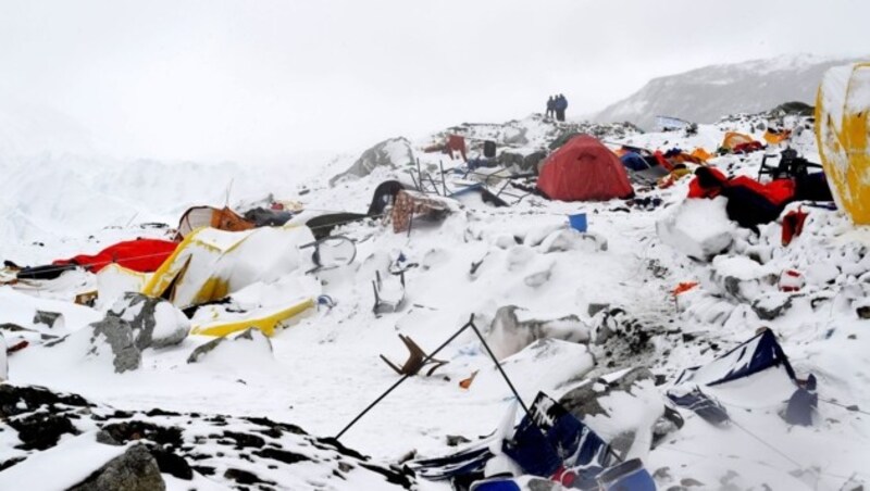 Zerstörtes Basiscamp am Mount Everest (Bild: AFP)